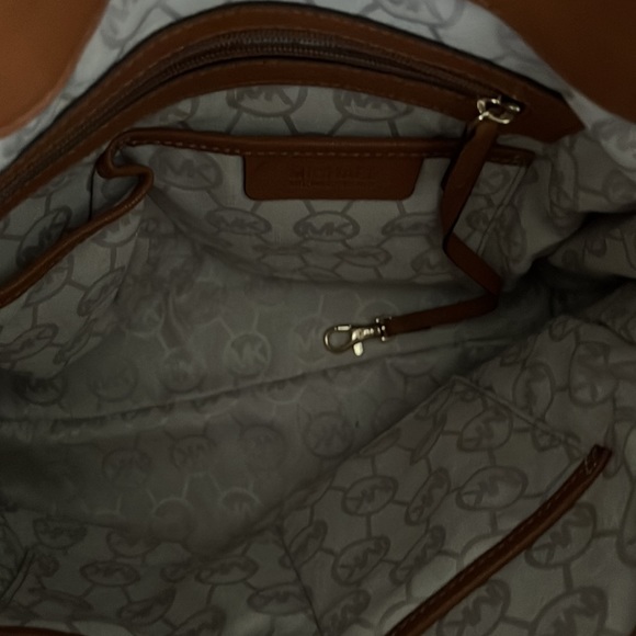 Michael Kors large leather satchel - Picture 3 of 5